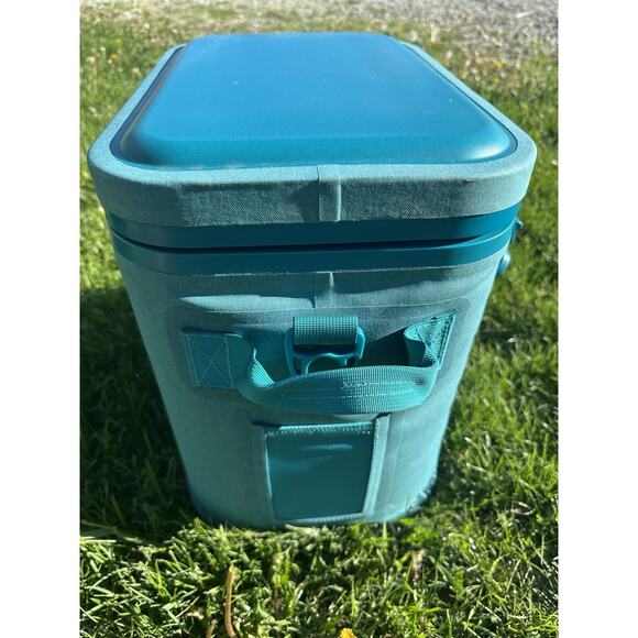 ORCA Wanderer 24 Can Soft Sided Cooler Insulated Ice Chest, Blue, $249 In Store - Picture 6 of 14